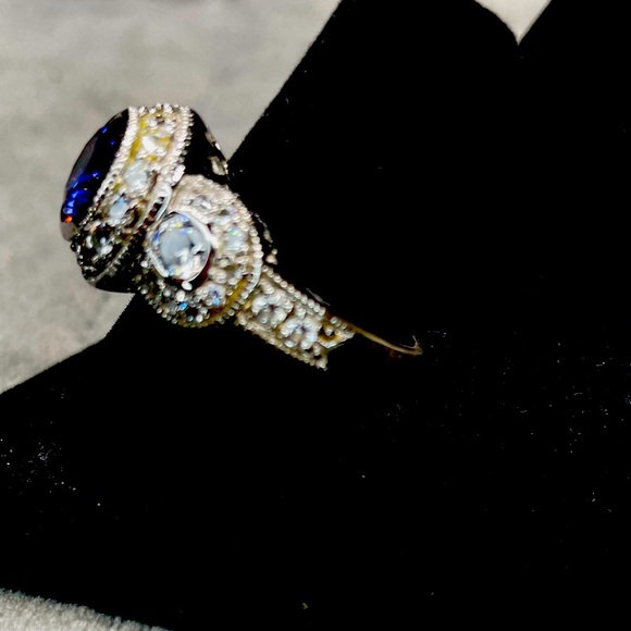 Round Purple stone with pillows of simulated diamonds .925 Sterling silver - Picture 6 of 14